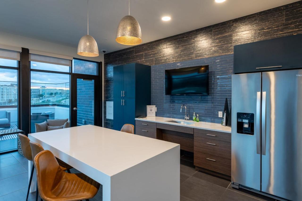 Flexhome Skywalk To Fiserv 1Br Apt U5 ミルウォーキー エクステリア 写真