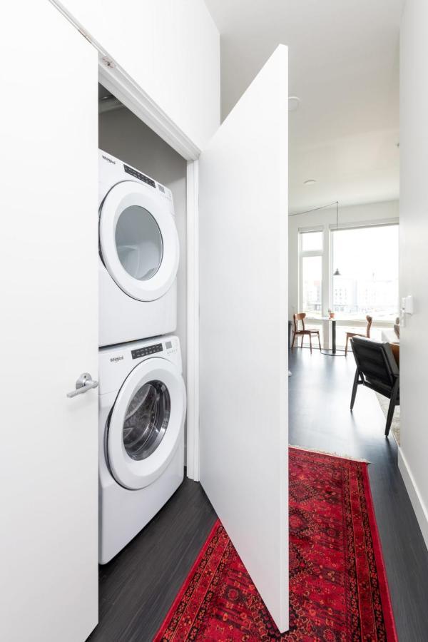 Flexhome Skywalk To Fiserv 1Br Apt U5 ミルウォーキー エクステリア 写真